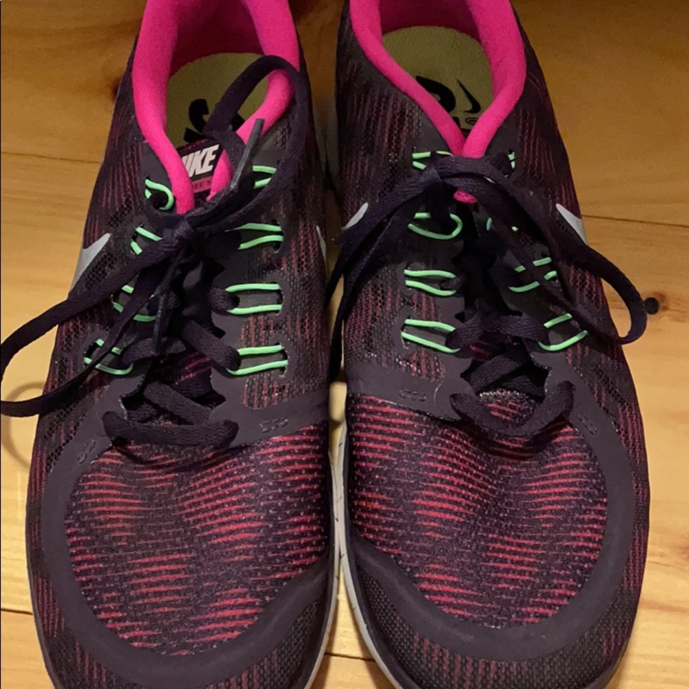 Nike sneakers size 8